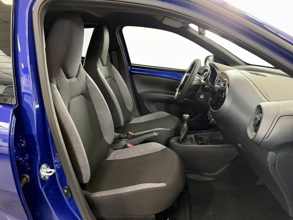 Toyota Aygo X nuova a Monza e Brianza (9)