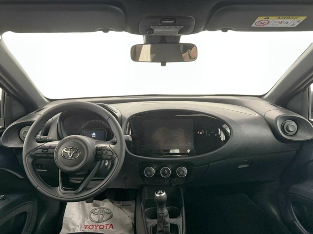 Toyota Aygo X nuova a Monza e Brianza (8)