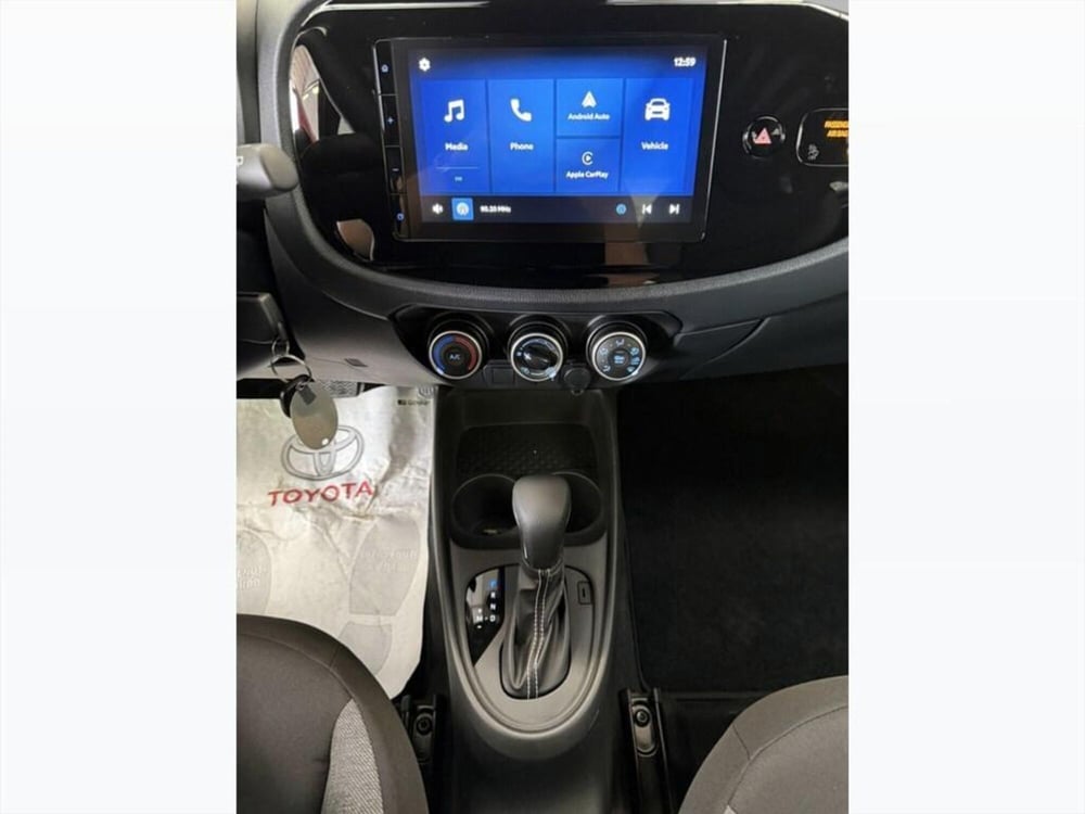 Toyota Aygo X nuova a Monza e Brianza (12)