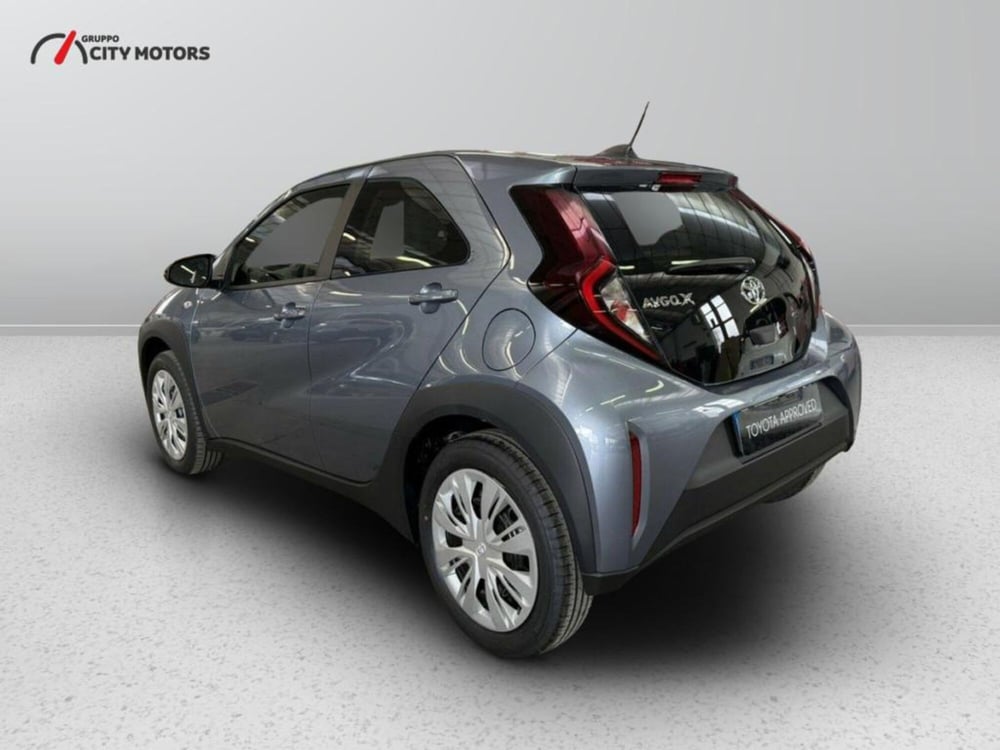 Toyota Aygo X nuova a Monza e Brianza (4)