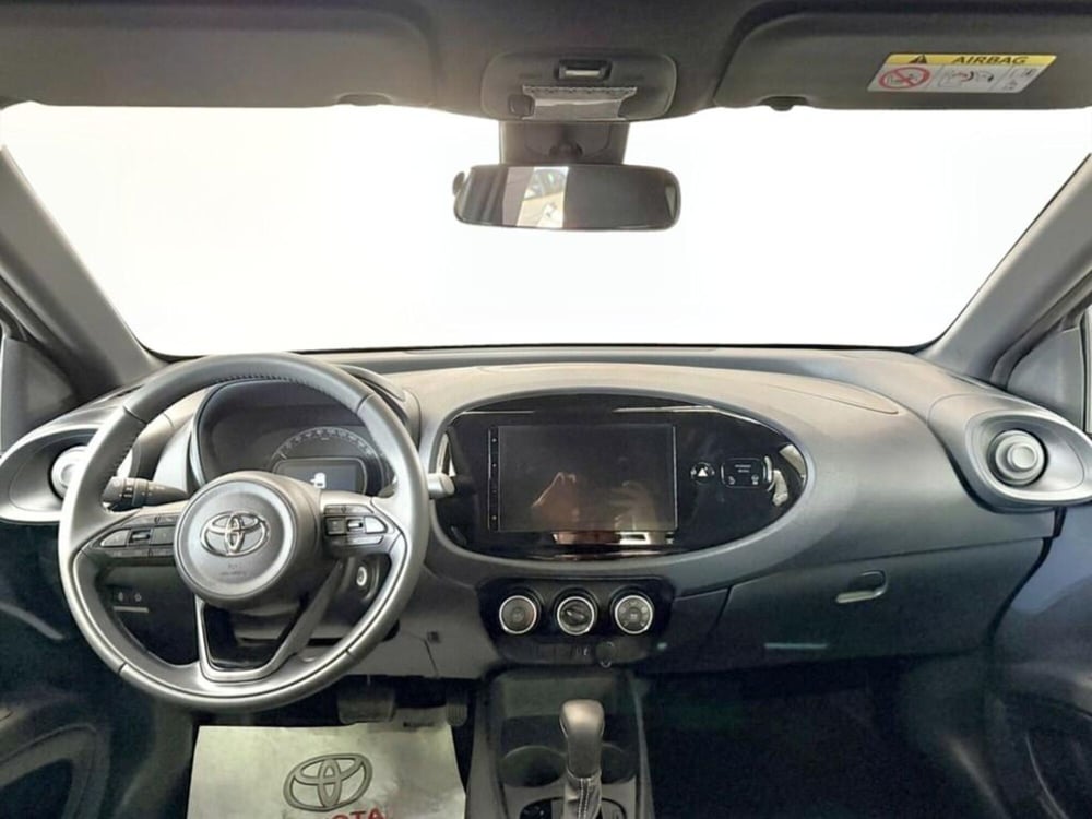 Toyota Aygo X nuova a Monza e Brianza (8)