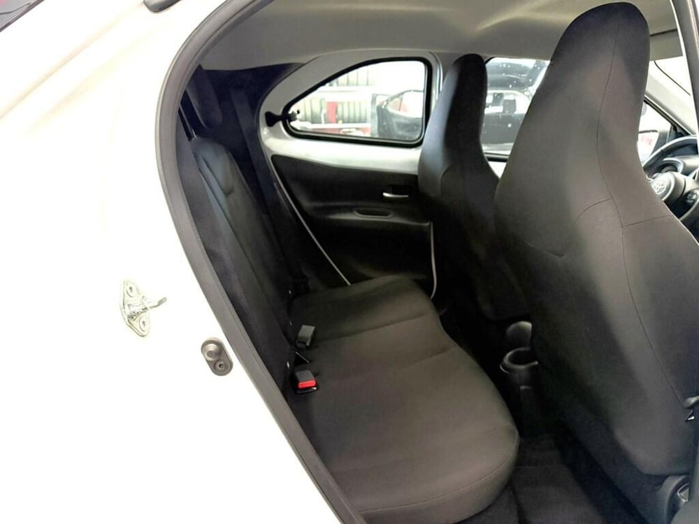 Toyota Aygo X nuova a Monza e Brianza (10)