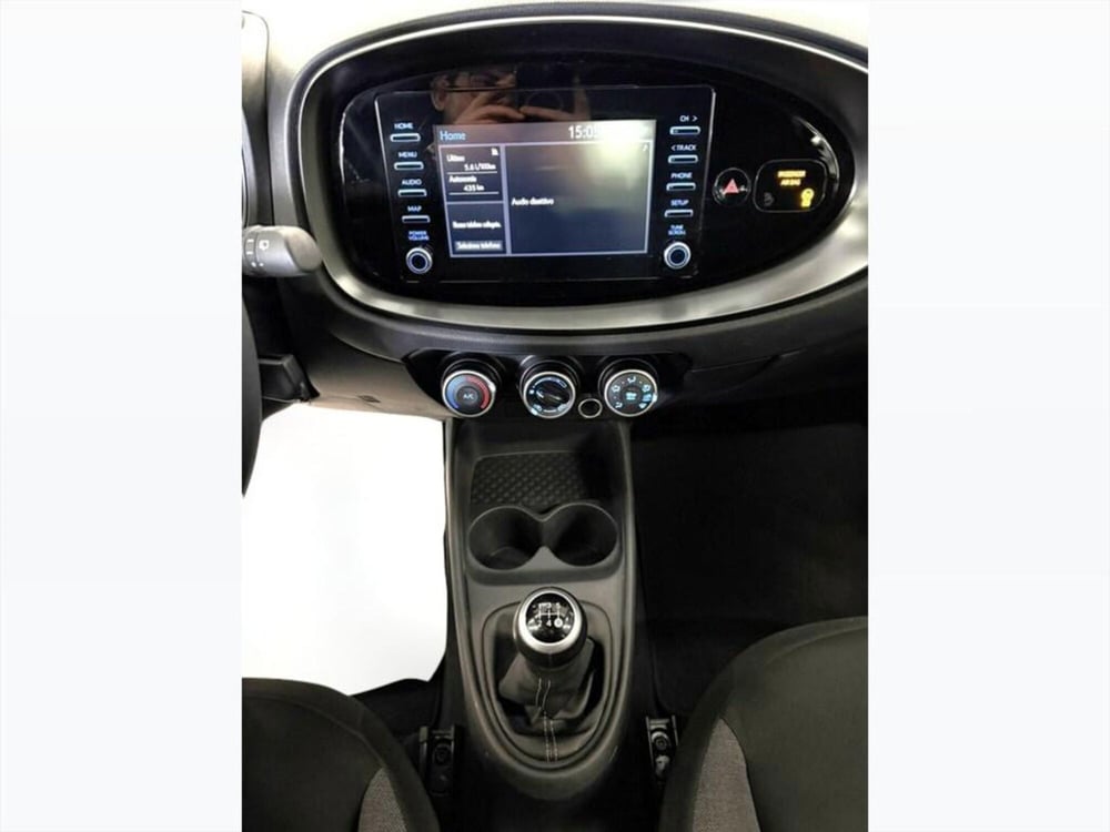 Toyota Aygo X nuova a Monza e Brianza (12)