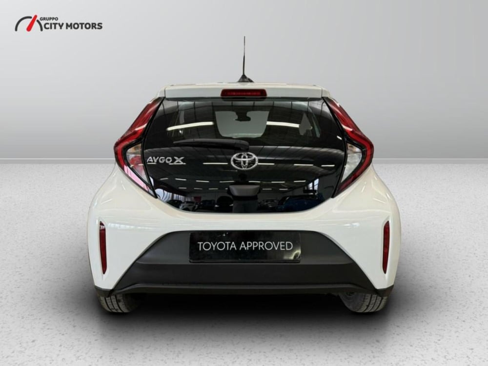 Toyota Aygo X nuova a Monza e Brianza (5)