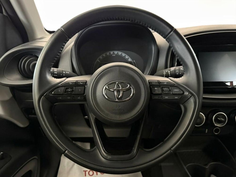 Toyota Aygo X nuova a Monza e Brianza (7)