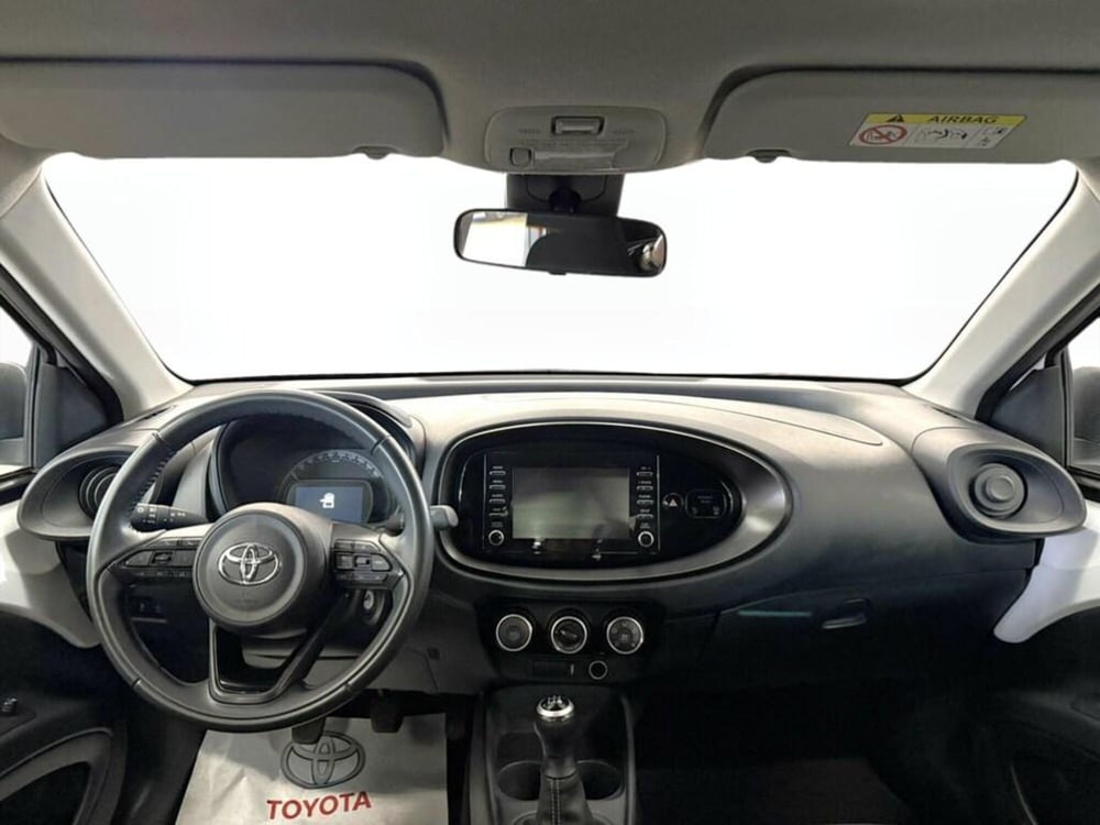 Toyota Aygo X nuova a Monza e Brianza (8)