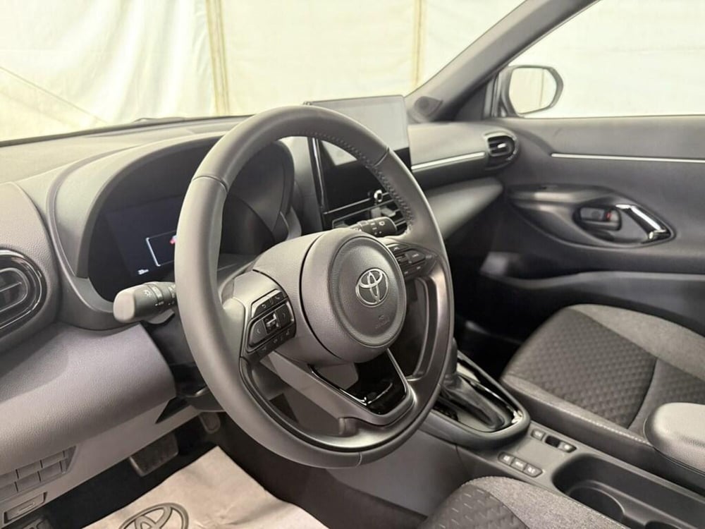 Toyota Yaris Cross nuova a Monza e Brianza (11)