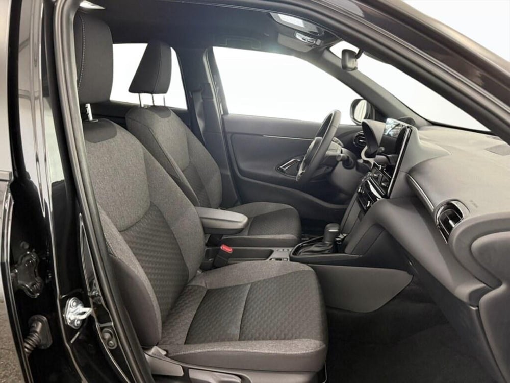 Toyota Yaris Cross nuova a Monza e Brianza (9)