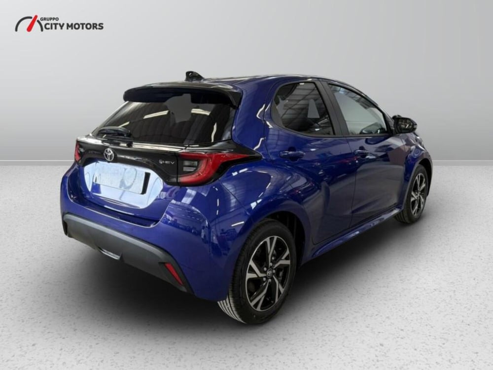 Toyota Yaris Cross nuova a Monza e Brianza (6)