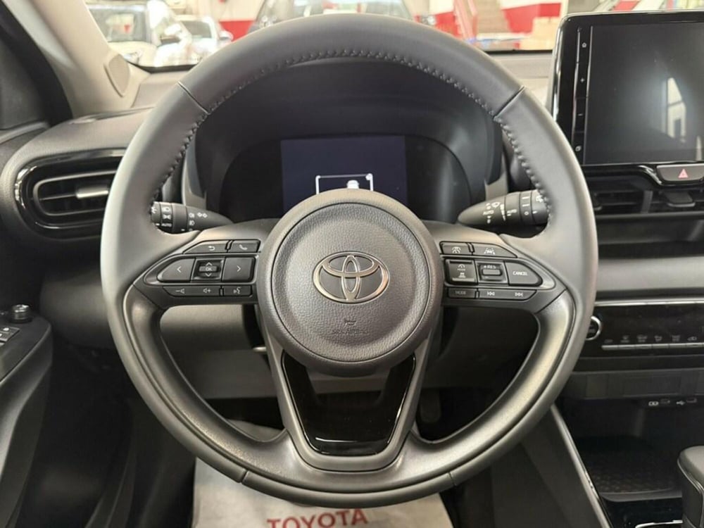 Toyota Yaris Cross nuova a Monza e Brianza (7)