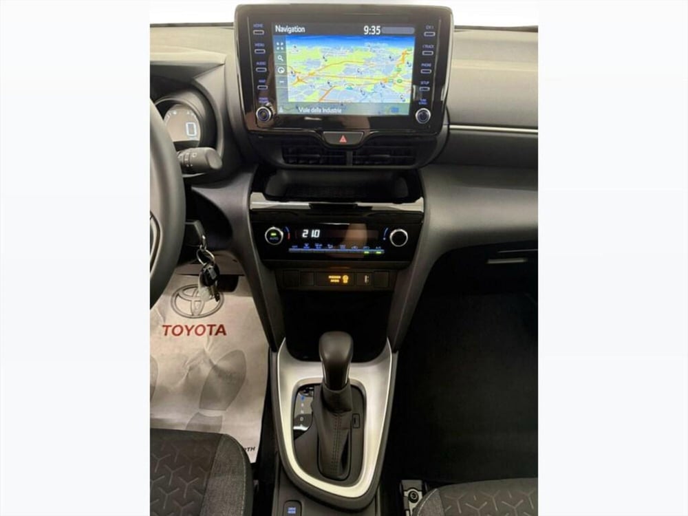 Toyota Yaris Cross nuova a Monza e Brianza (12)