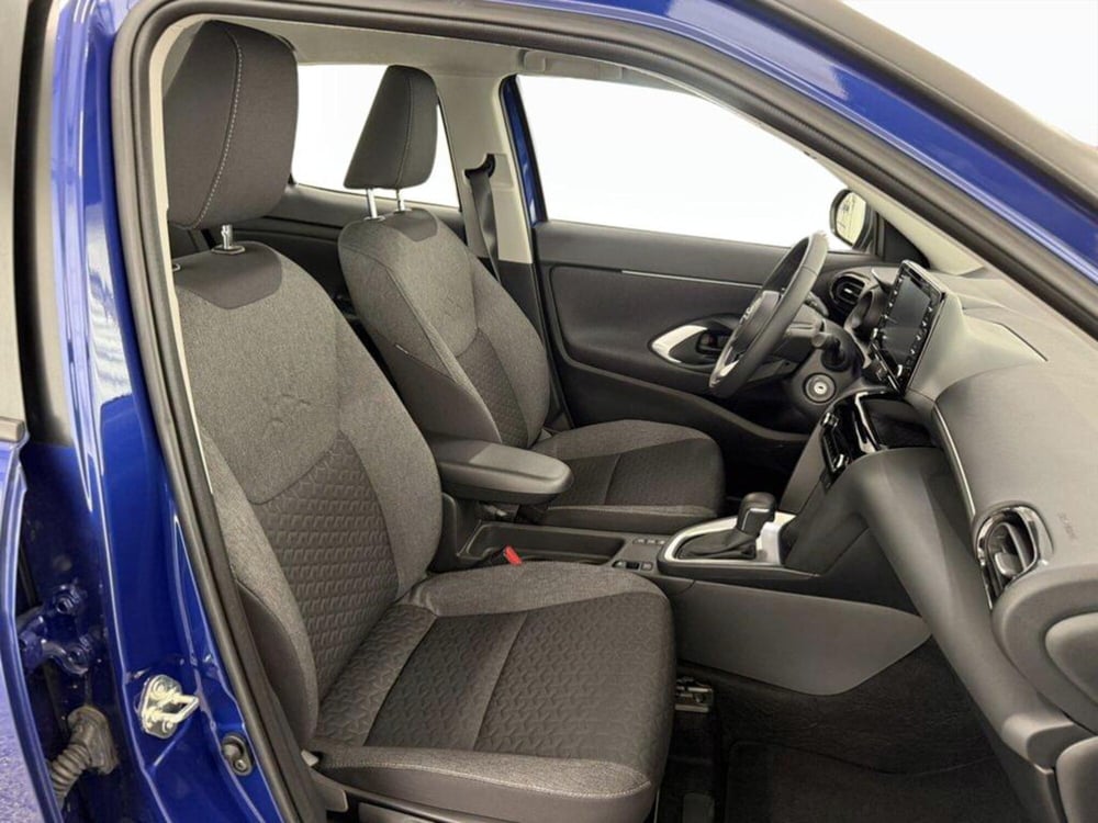Toyota Yaris Cross nuova a Monza e Brianza (9)