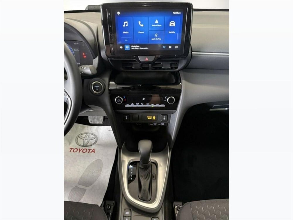 Toyota Yaris Cross nuova a Monza e Brianza (12)