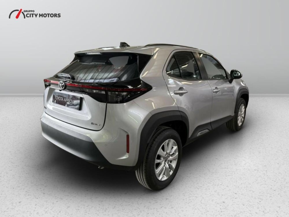 Toyota Yaris Cross nuova a Monza e Brianza (6)