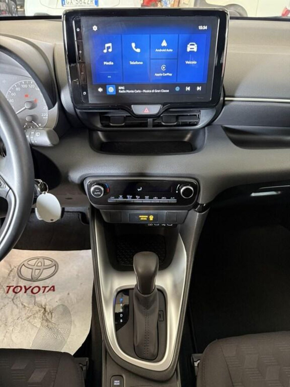 Toyota Yaris Cross nuova a Monza e Brianza (12)