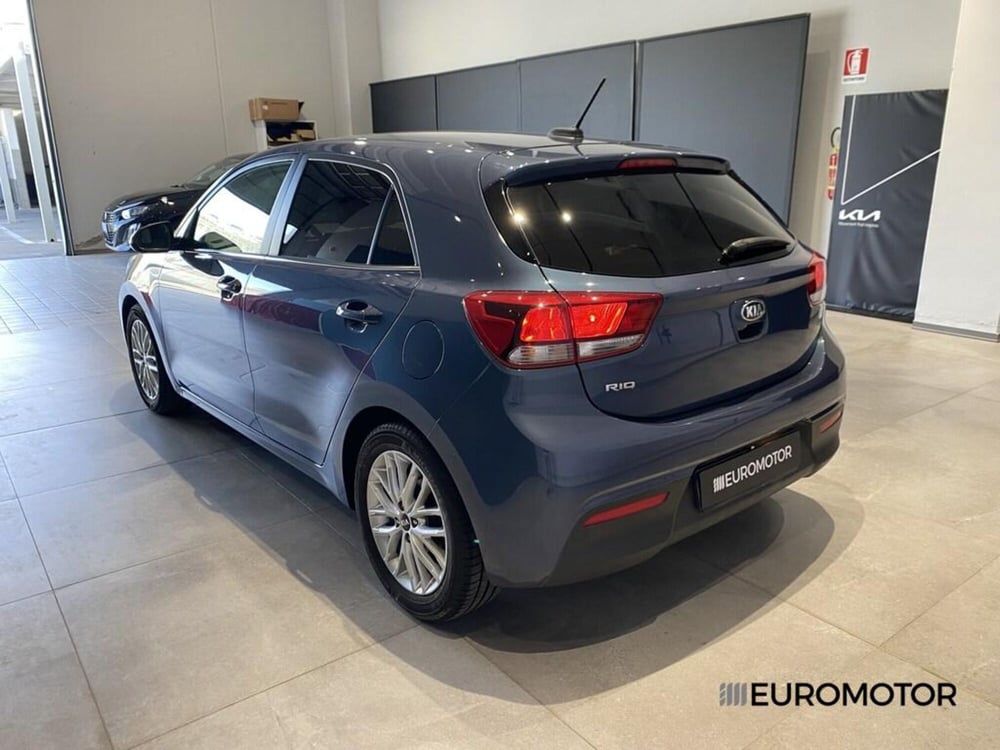 Kia Rio usata a Bari (9)