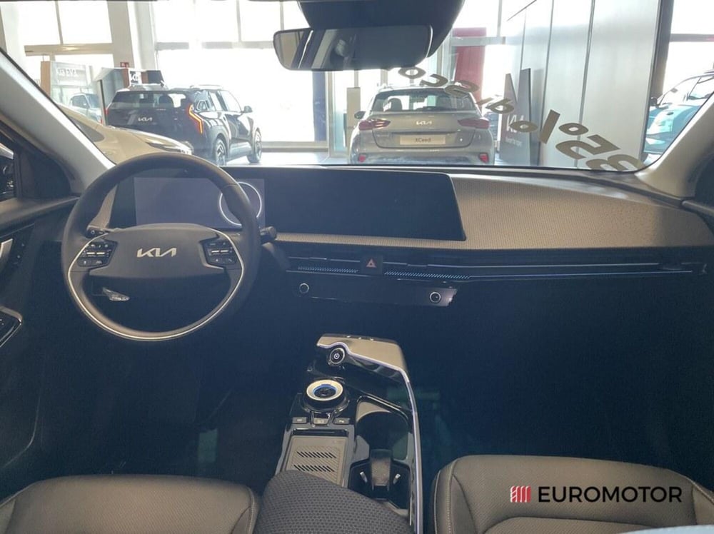 Kia EV6 nuova a Bari (12)
