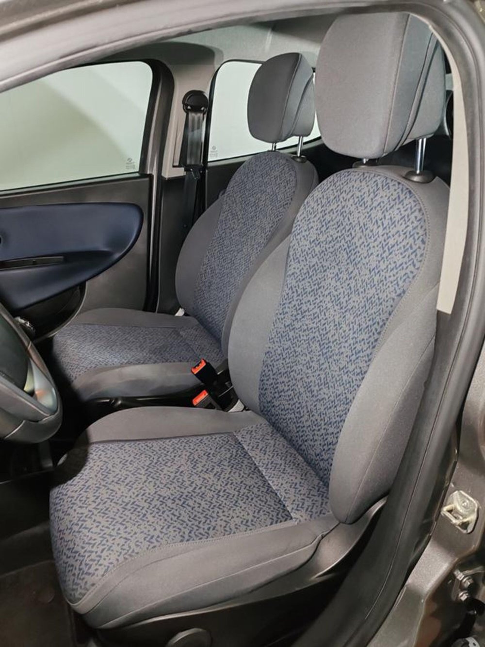 Lancia Ypsilon usata a Torino (9)