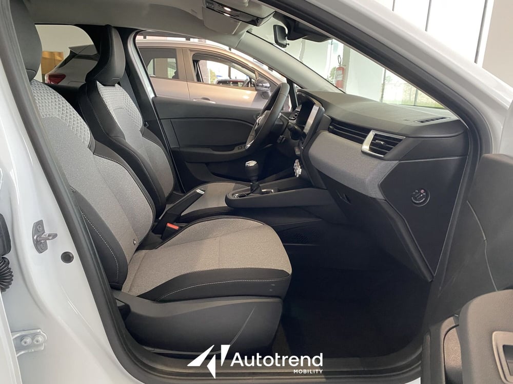 Mitsubishi Colt nuova a Bari (8)