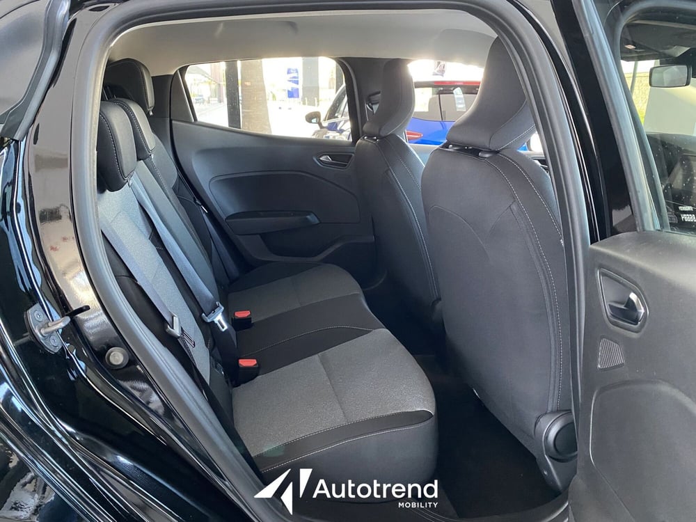 Mitsubishi Colt nuova a Bari (18)