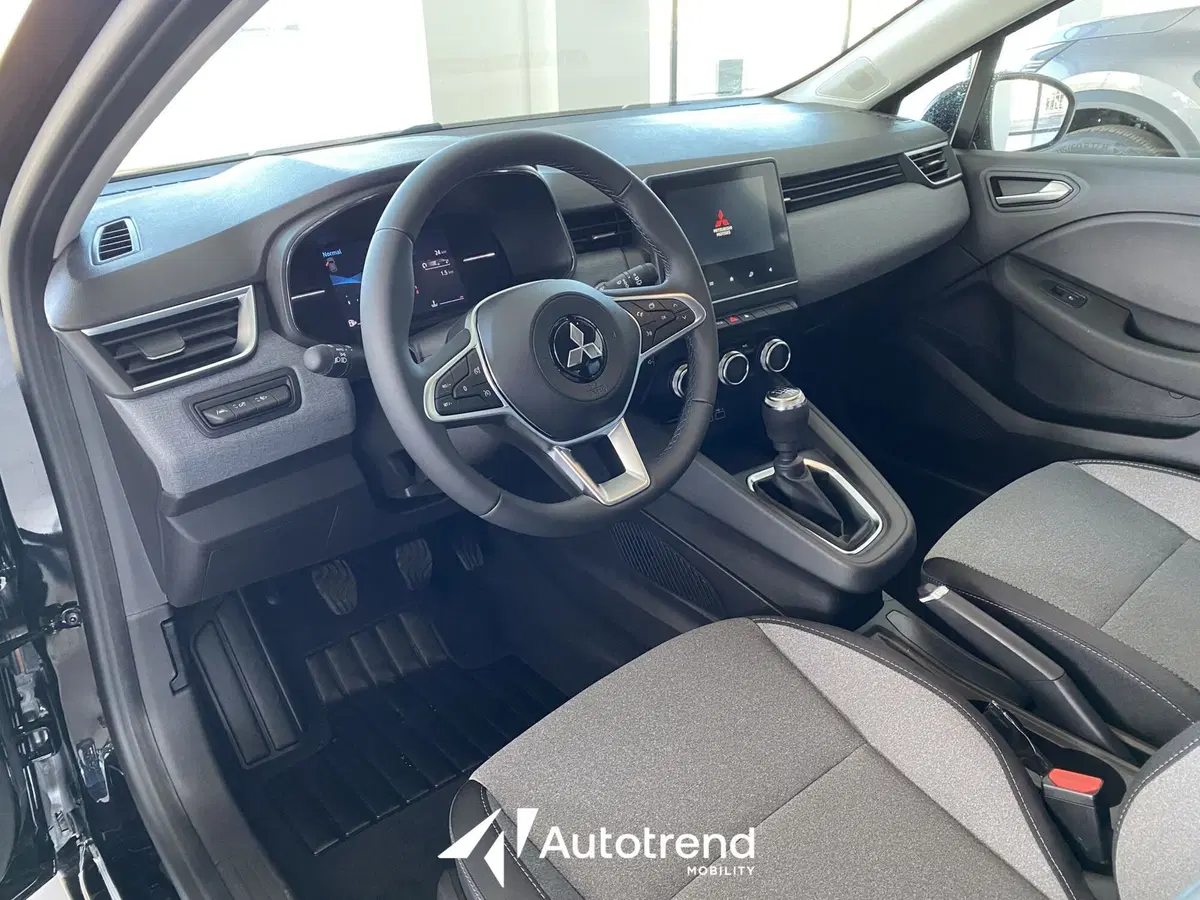 Mitsubishi Colt nuova a Bari (6)