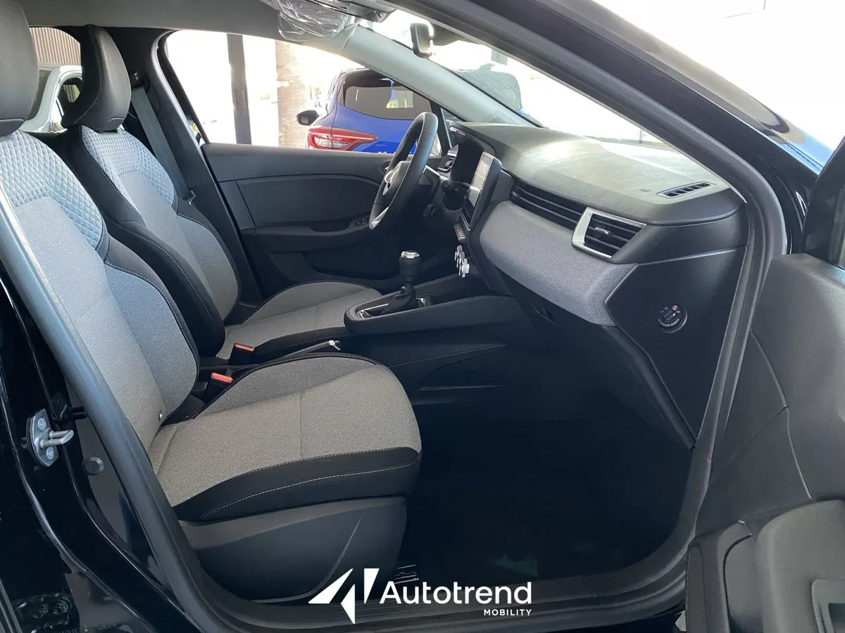Mitsubishi Colt nuova a Bari (7)