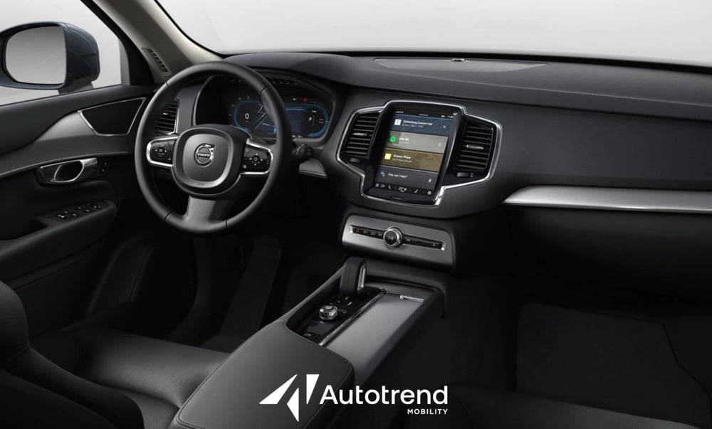 Volvo XC90 nuova a Bari (4)