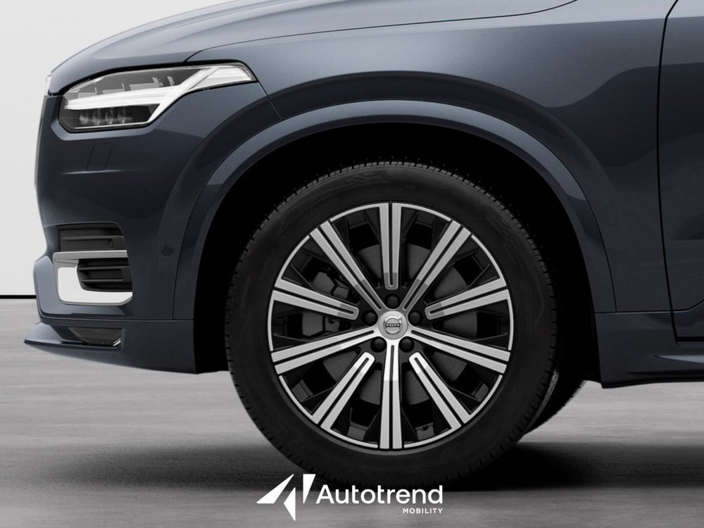 Volvo XC90 nuova a Bari (7)