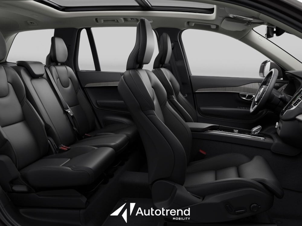 Volvo XC90 nuova a Bari (9)