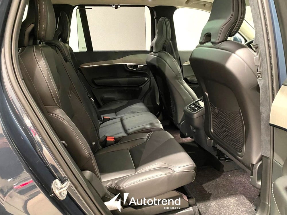 Volvo XC90 nuova a Bari (14)