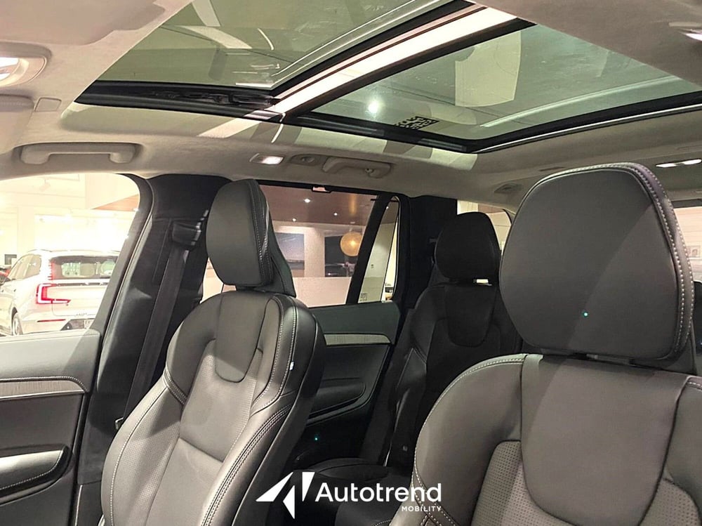 Volvo XC90 nuova a Bari (7)