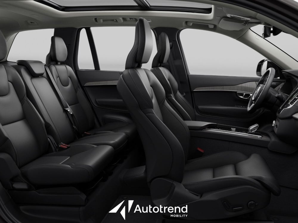 Volvo XC90 nuova a Bari (9)