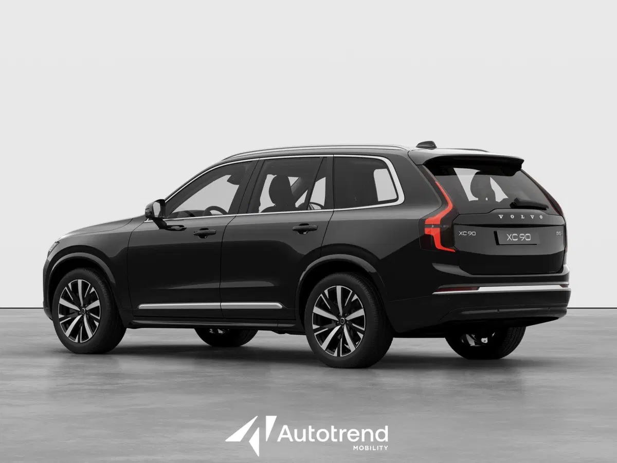 Volvo XC90 nuova a Bari (2)