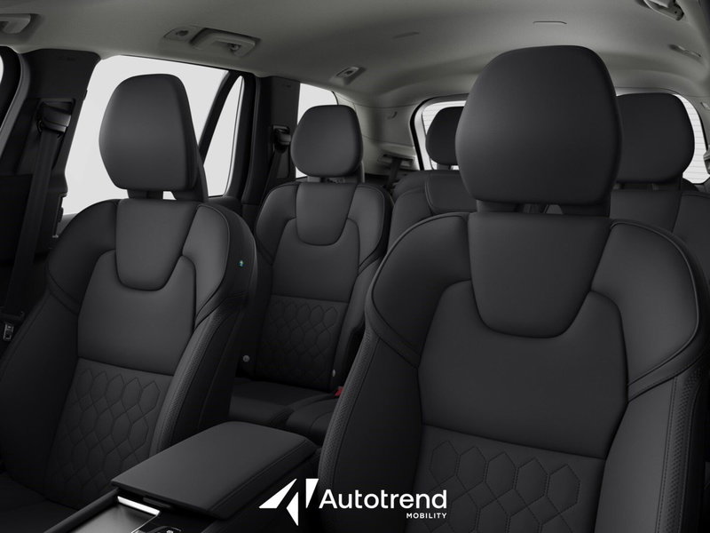 Volvo XC90 nuova a Bari (9)