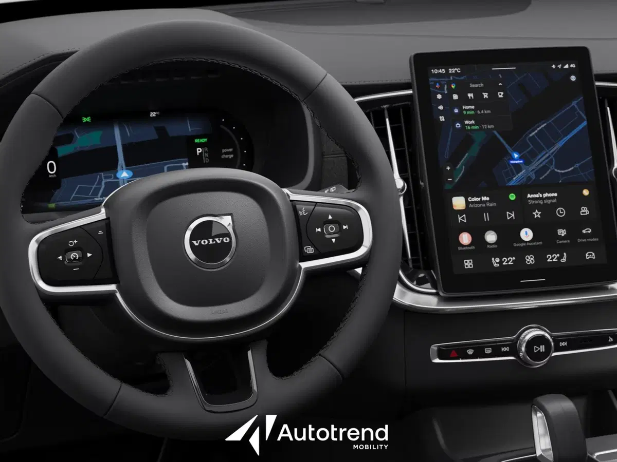 Volvo XC90 nuova a Bari (11)