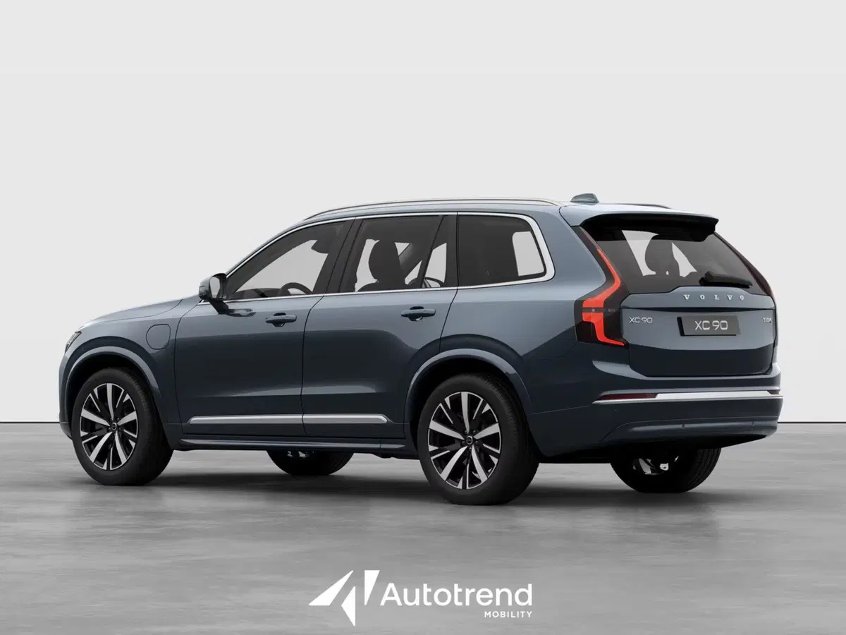 Volvo XC90 nuova a Bari (2)
