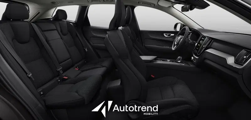 Volvo XC60 nuova a Bari (4)