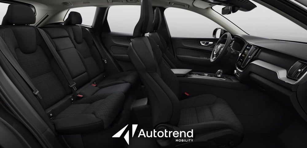 Volvo XC60 nuova a Bari (4)