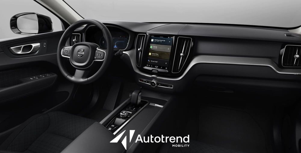 Volvo XC60 nuova a Bari (5)