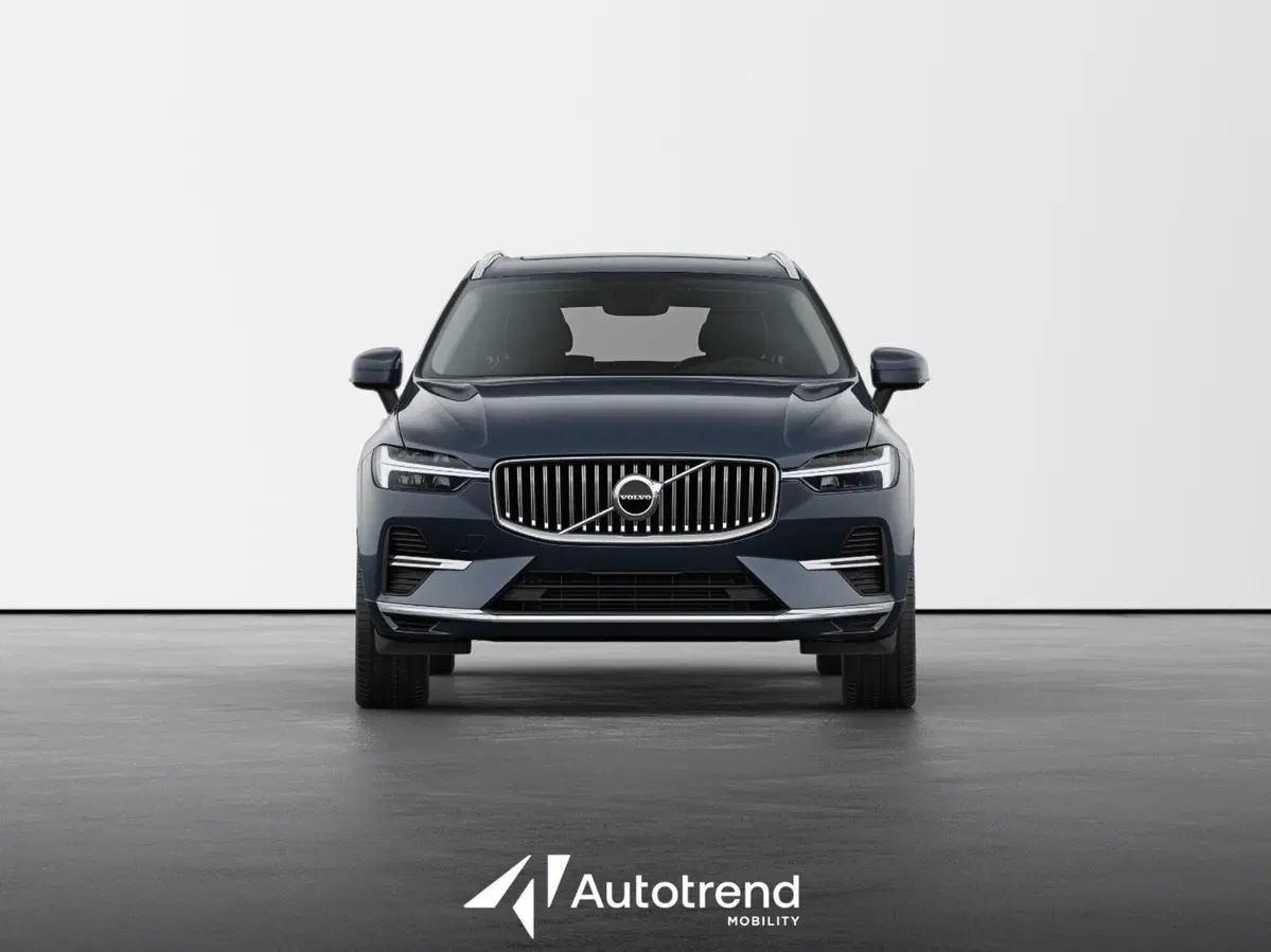 Volvo XC60 nuova a Bari (3)