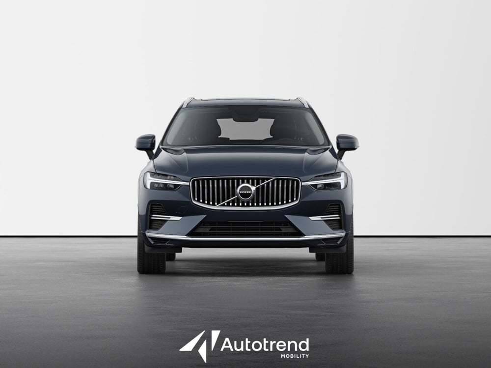 Volvo XC60 nuova a Bari (3)
