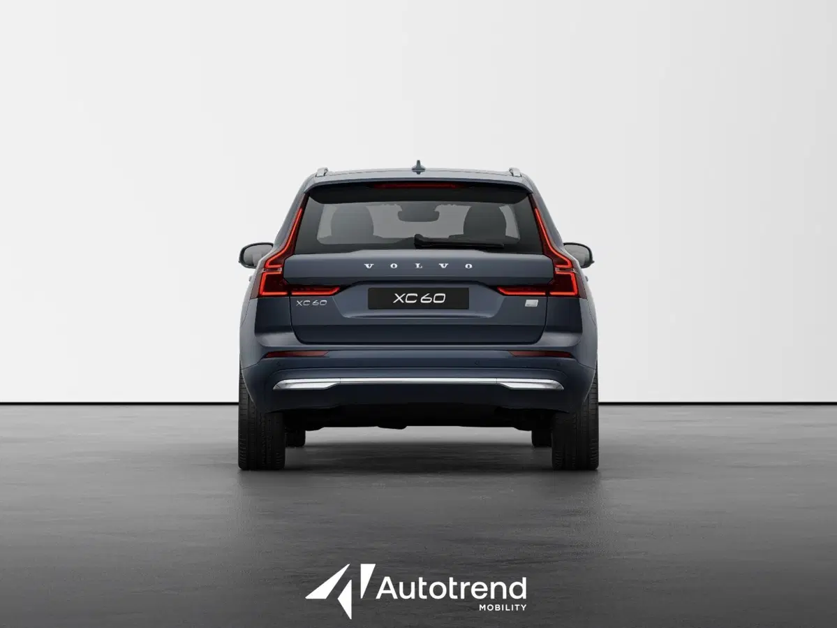 Volvo XC60 nuova a Bari (4)