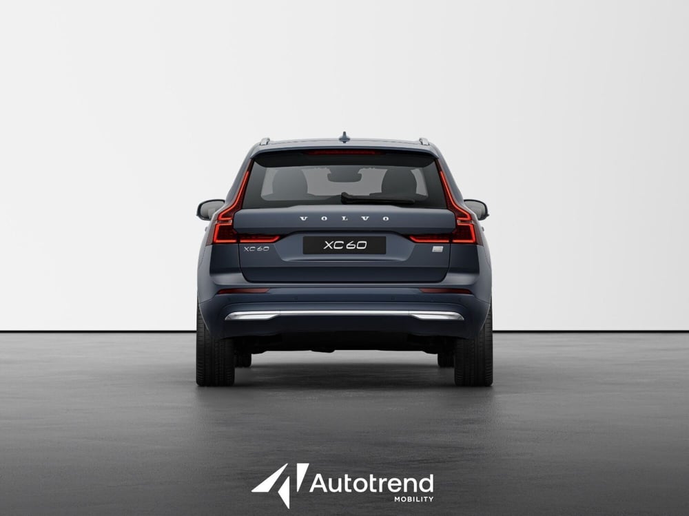 Volvo XC60 nuova a Bari (4)
