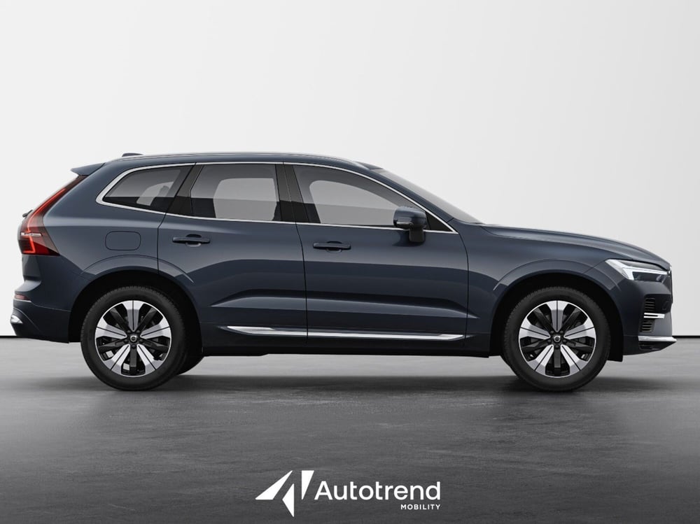 Volvo XC60 nuova a Bari (5)
