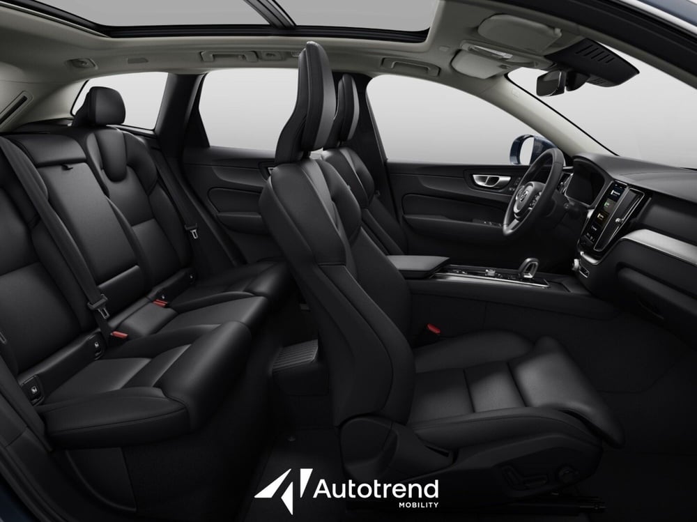 Volvo XC60 nuova a Bari (7)