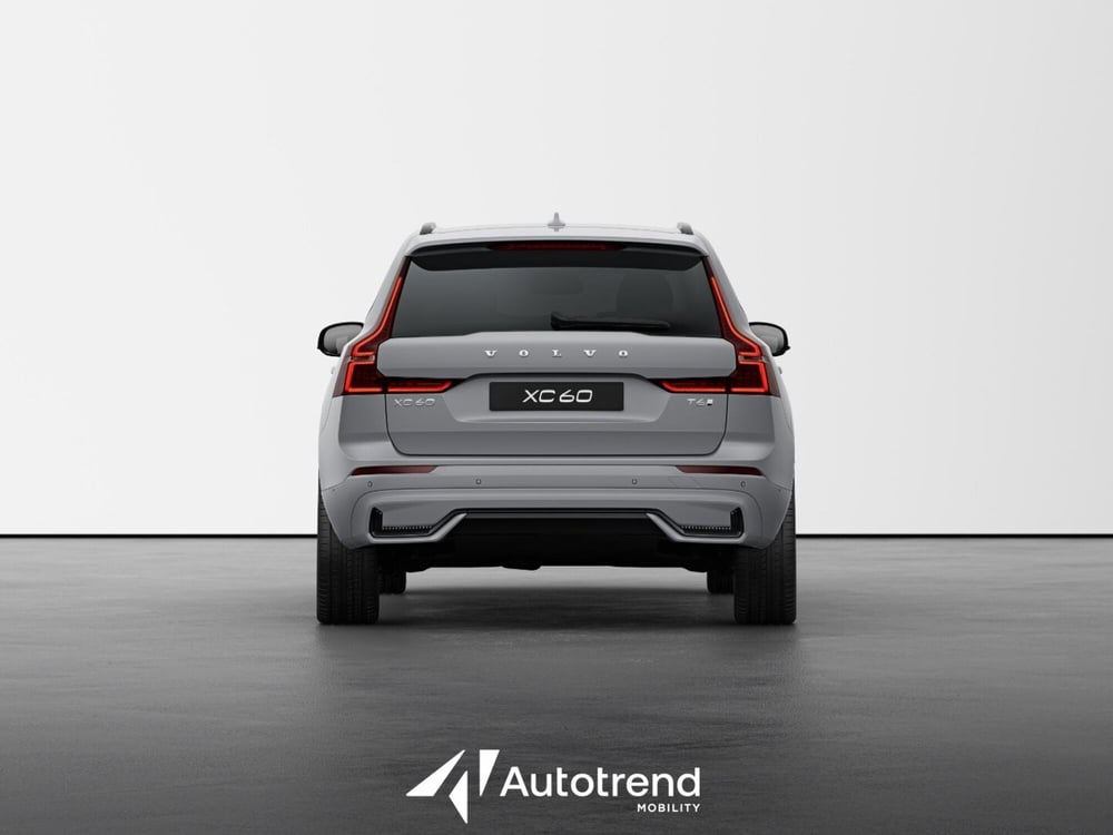 Volvo XC60 nuova a Bari (4)
