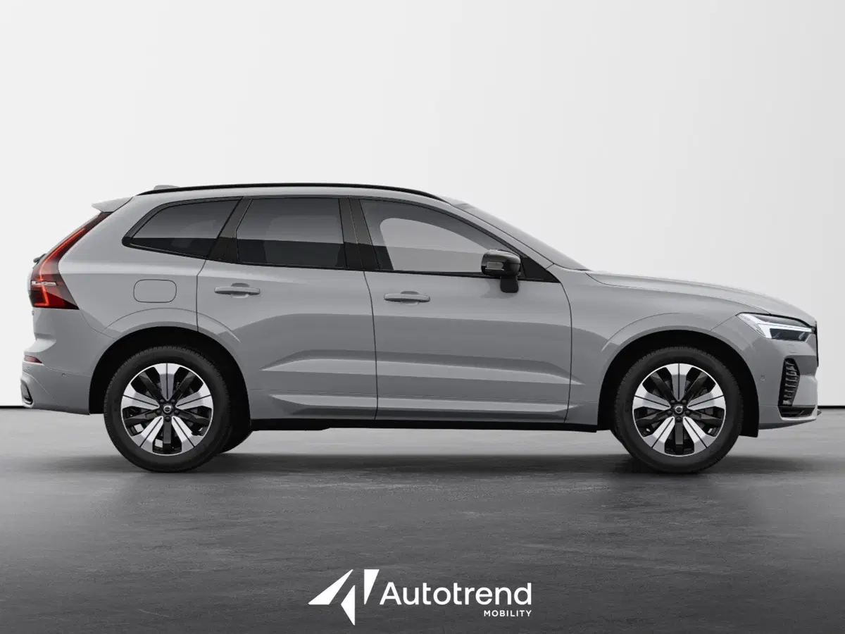 Volvo XC60 nuova a Bari (5)