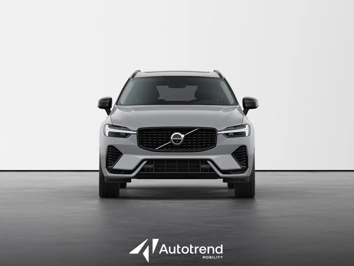 Volvo XC60 nuova a Bari (6)