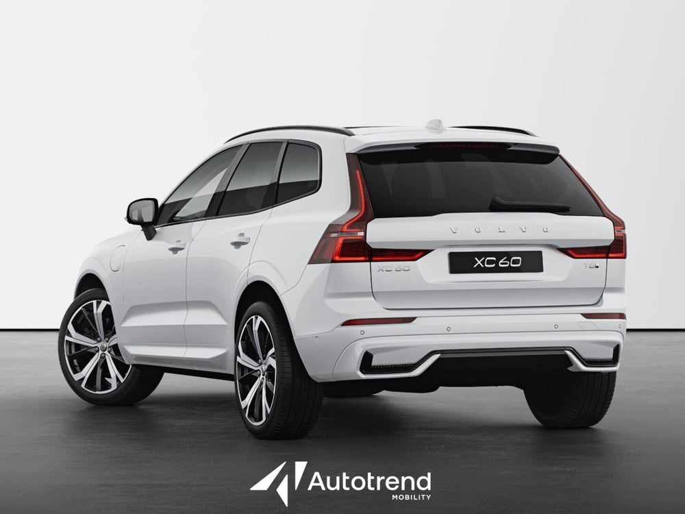 Volvo XC60 nuova a Bari (3)