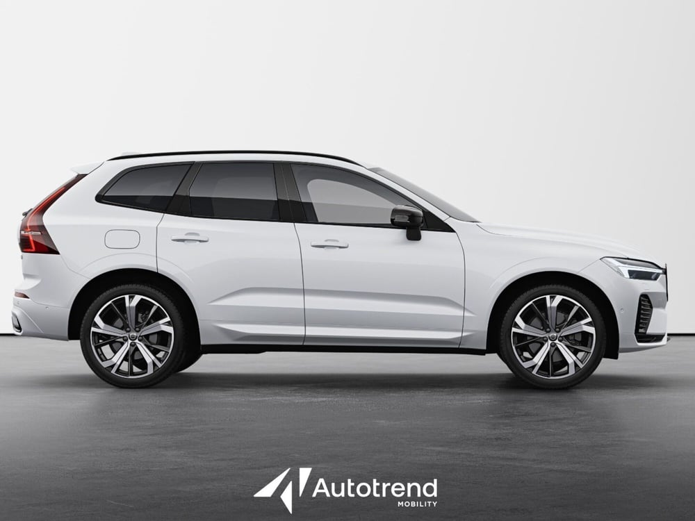 Volvo XC60 nuova a Bari (5)